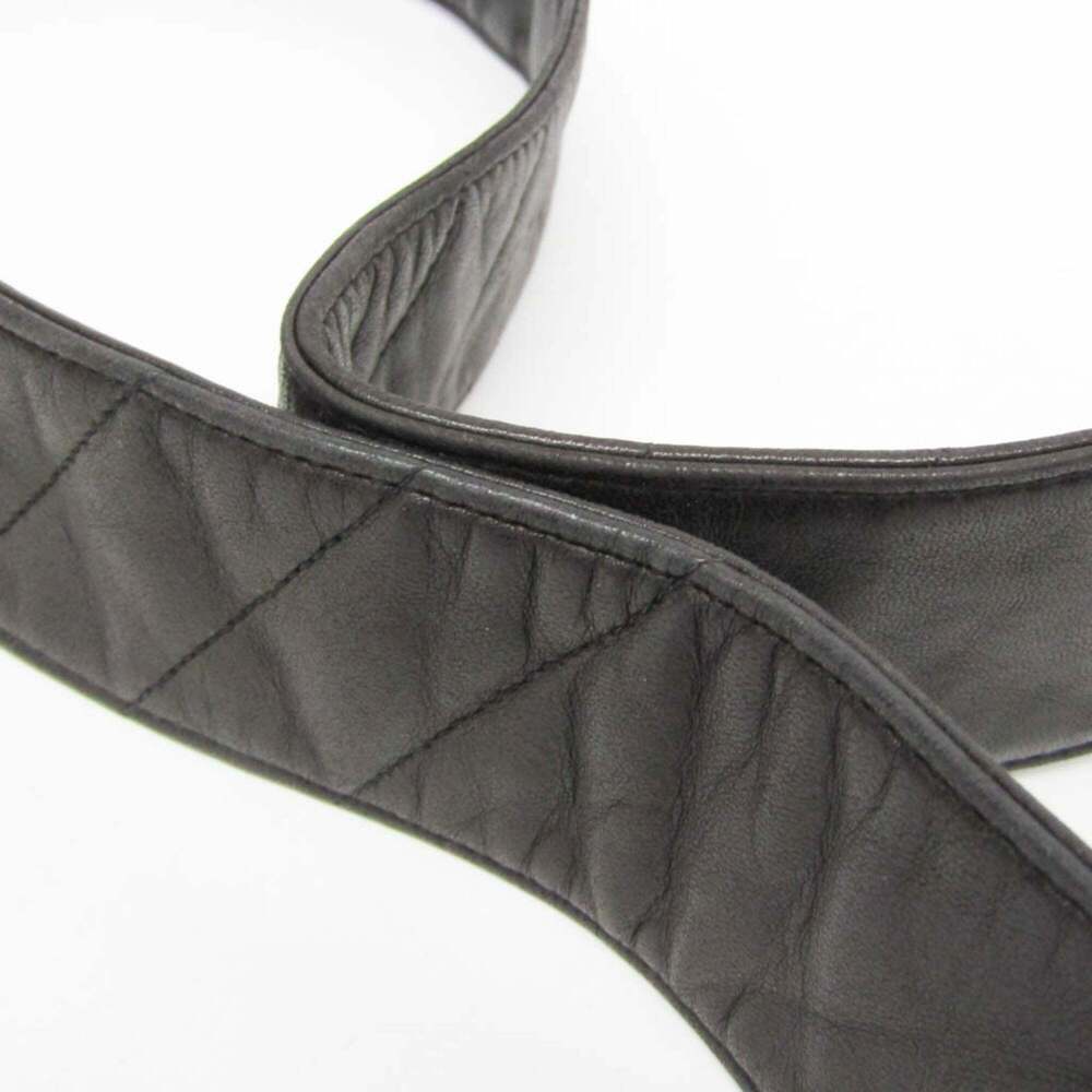 CHANEL Black Leather Shoulder Bag - Picture 10 of 16